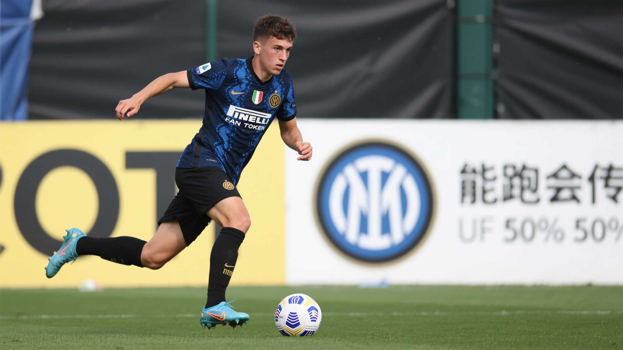 作为国米青训标志性新秀之一，“能跑会传”的特点令他